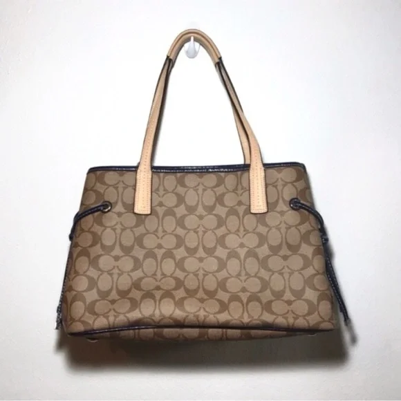 Coach pattern and striped shoulder bag - Picture 2 of 7